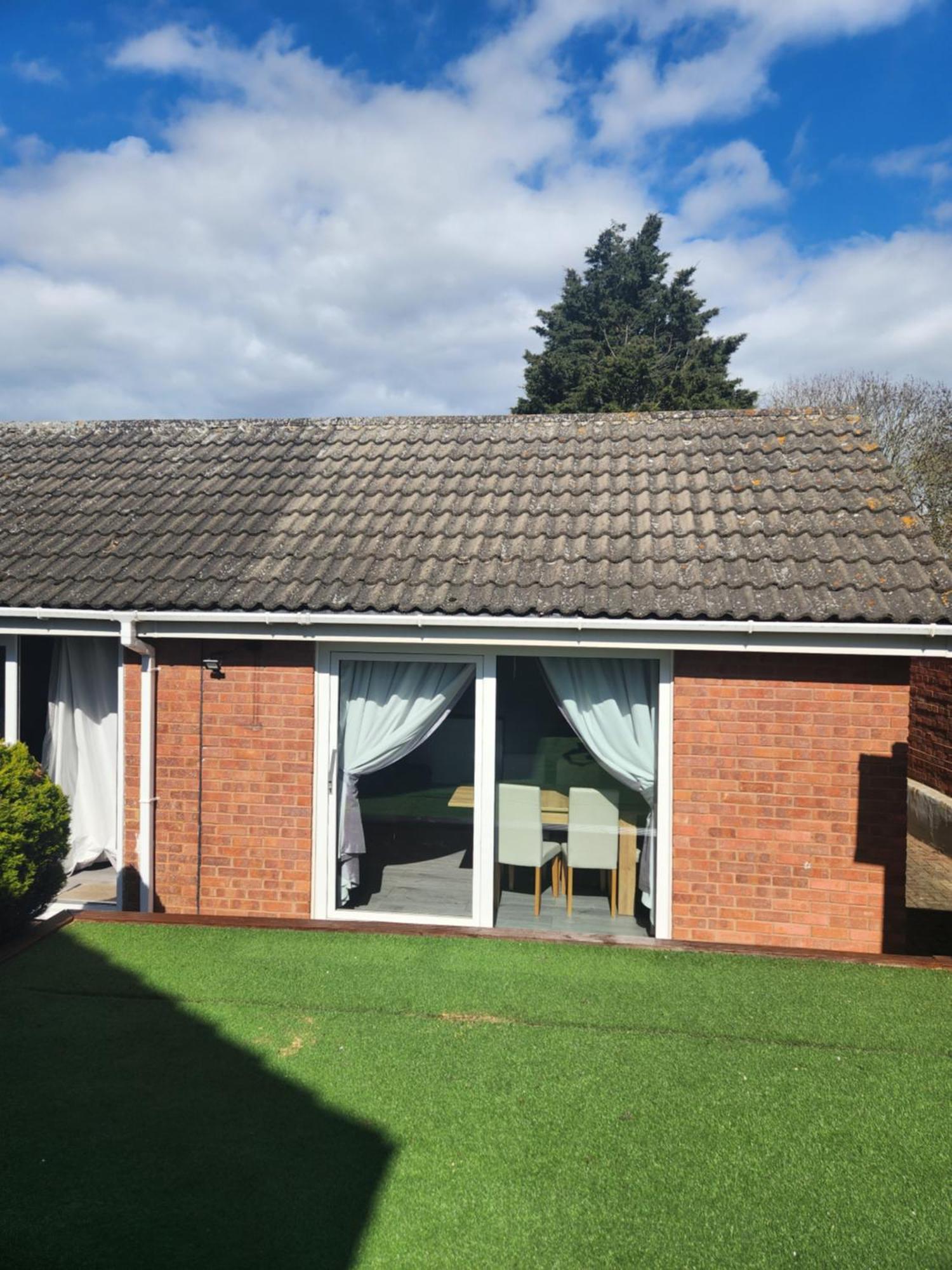 Great 3 Bedroom Home Nevendon Exterior photo